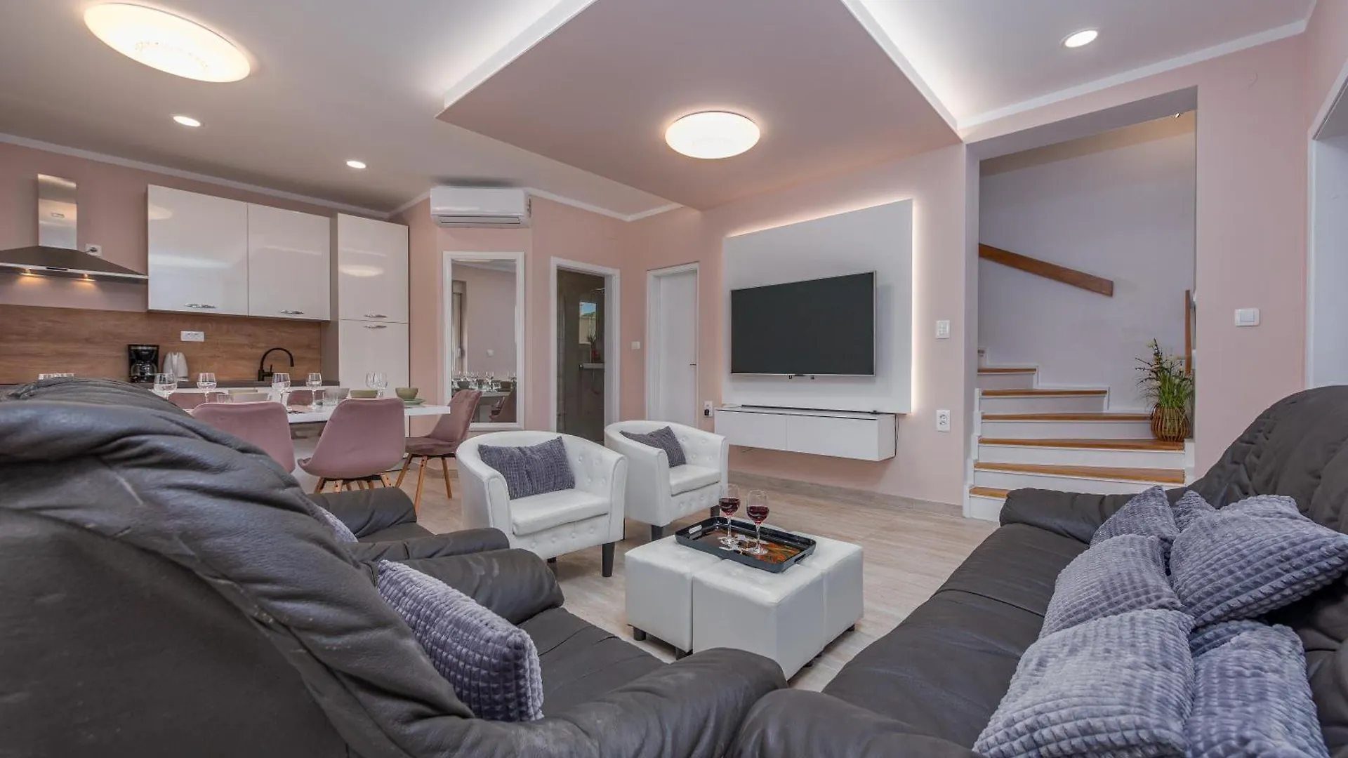 Villa Lungomare With Private Pool Zadar