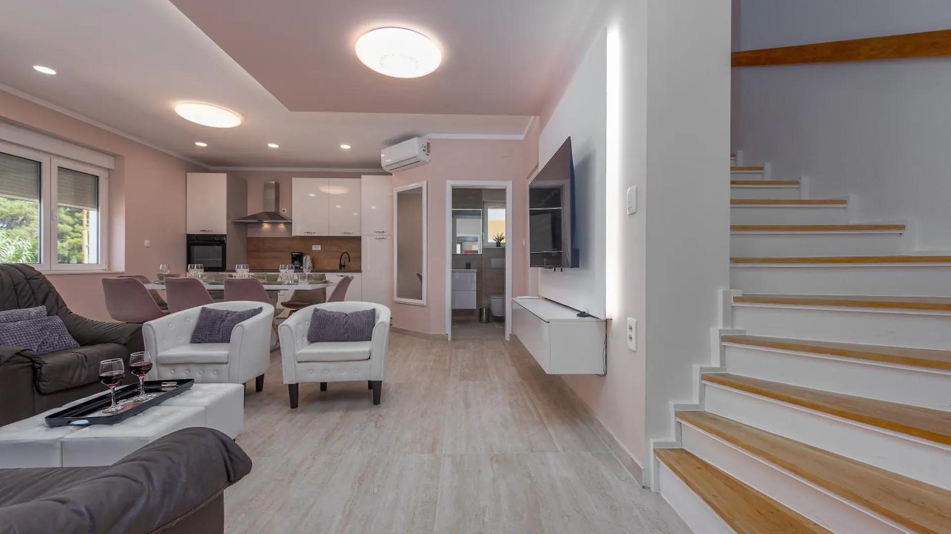 Villa Lungomare With Private Pool Zadar