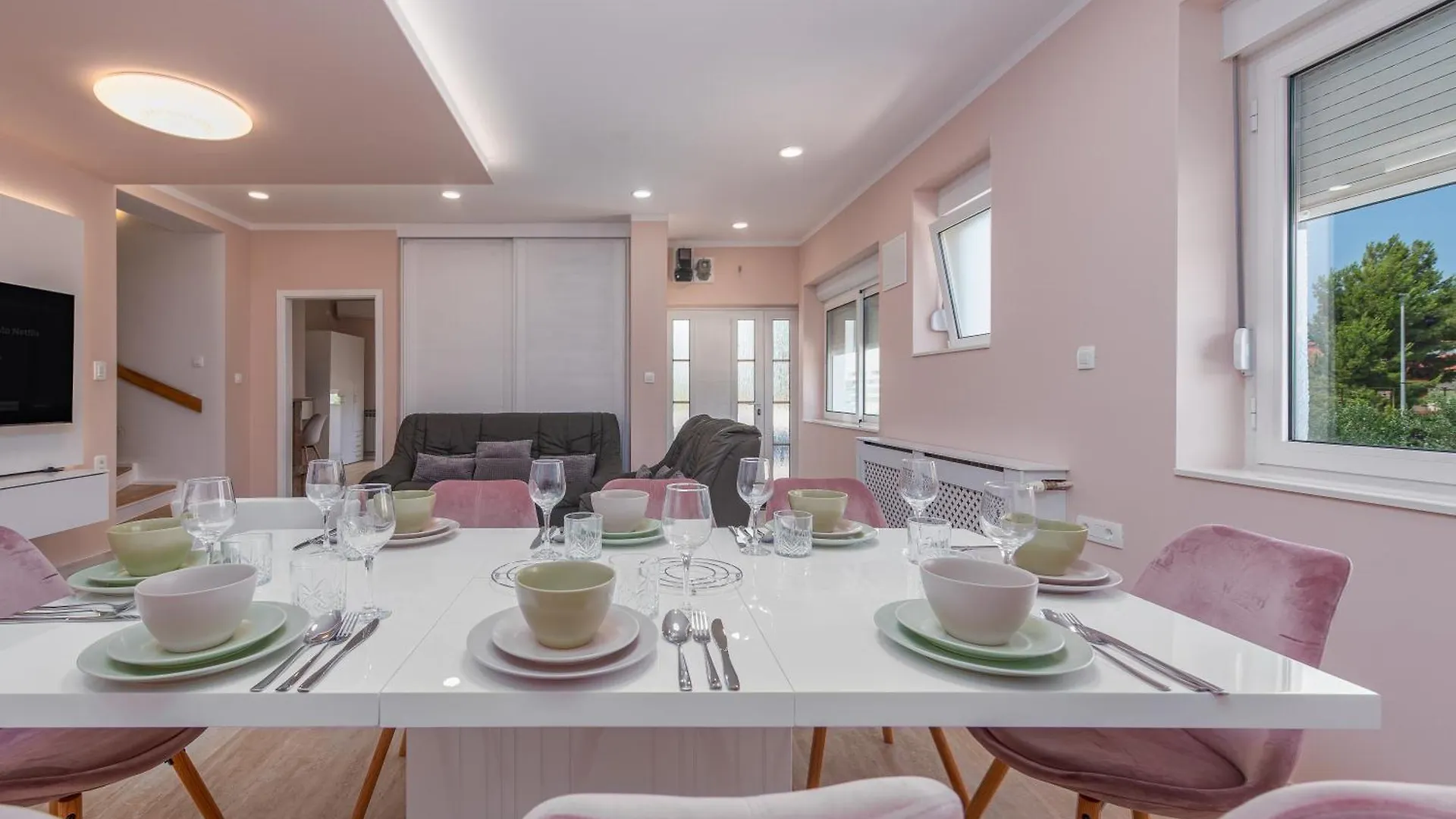 Villa Lungomare With Private Pool Zadar
