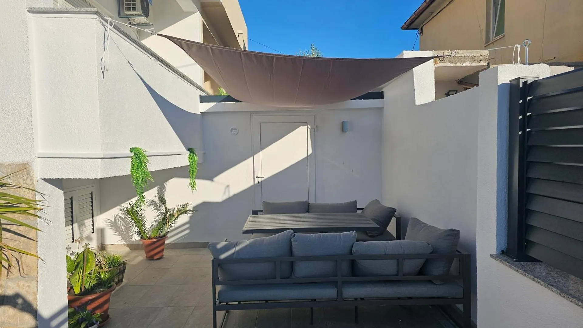 Villa Lungomare With Private Pool Zadar Croatia